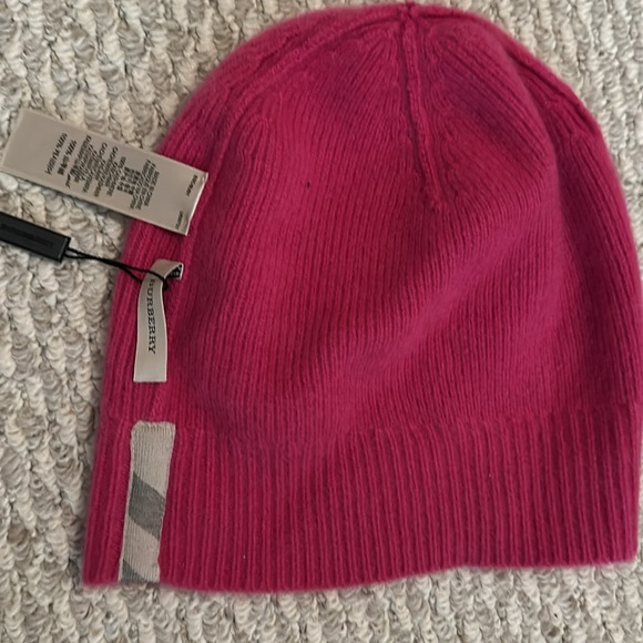 NWT women's Burberry hot pink beanie winter snow hat w Burberry design front - Picture 5 of 9